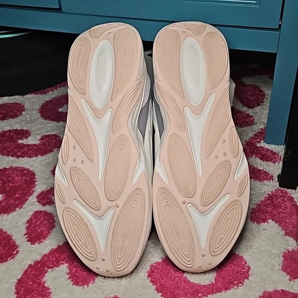 Adidas Ozelle Running Shoes - Picture 3 of 7